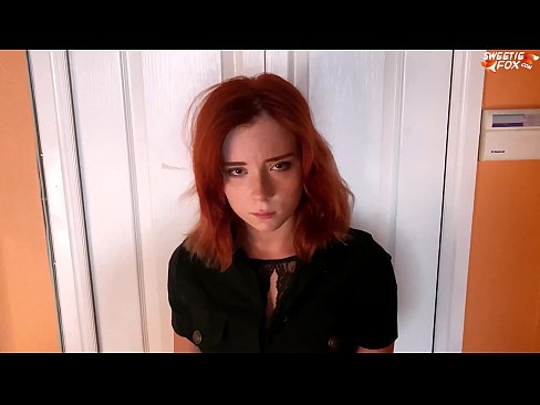 ❤️ A Guardia di Sicurezza hà punitu una bella donna per un tacchettu - Cum in bocca Video porno à porn co.full-porner.ru