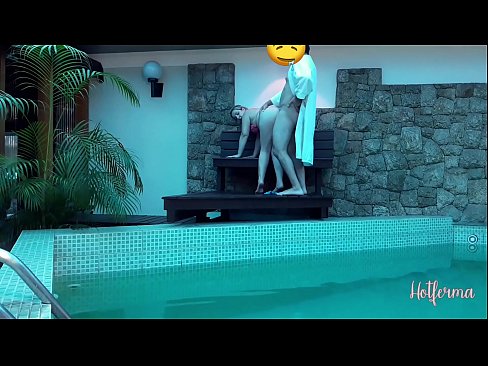 ❤️ Boss invita a cameriera à a piscina, ma ùn pudia resiste à un caldu Video porno à porn co.full-porner.ru